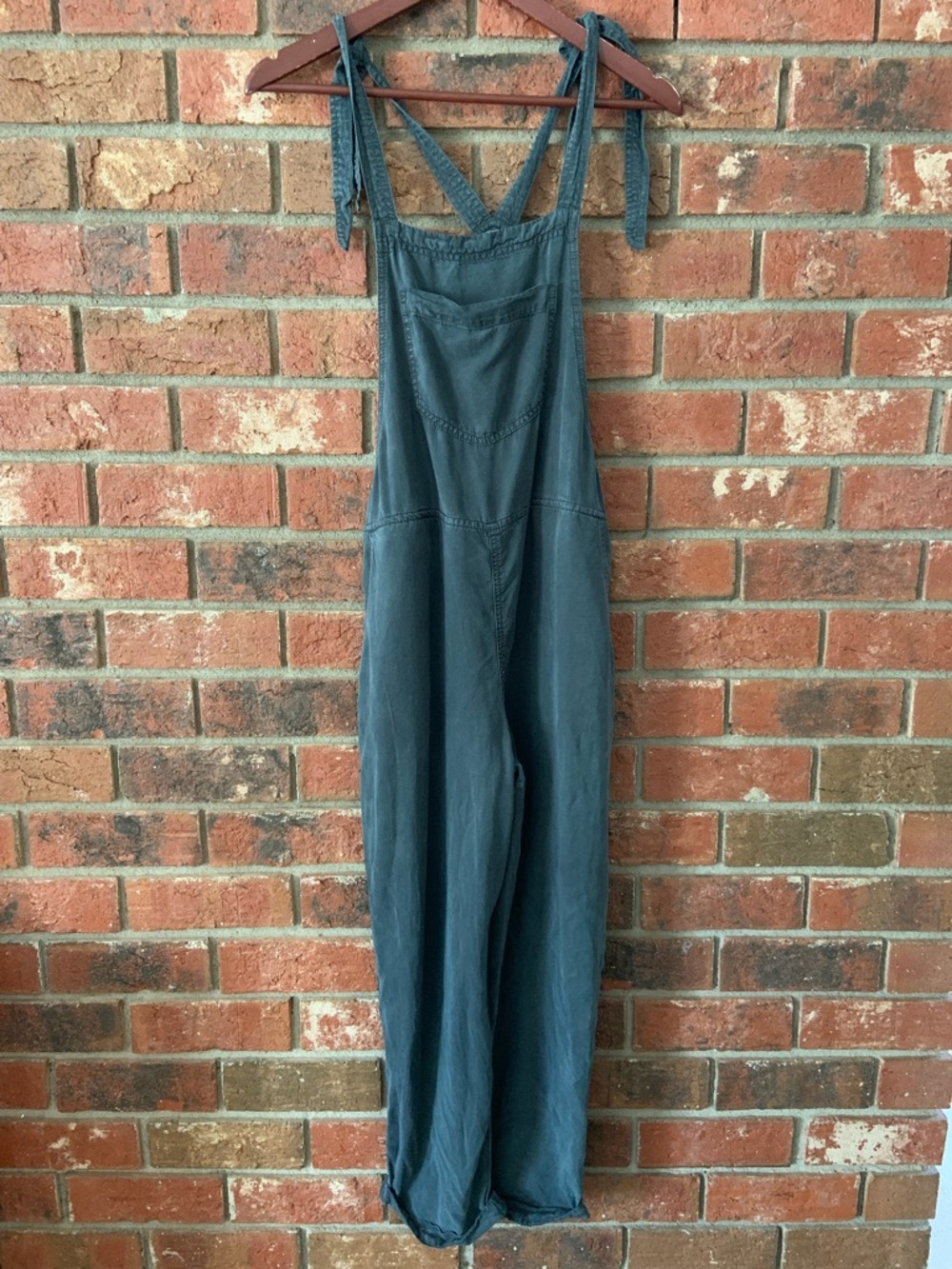 Aerie Women’s Charcoal Gray Tie Casual Overalls
